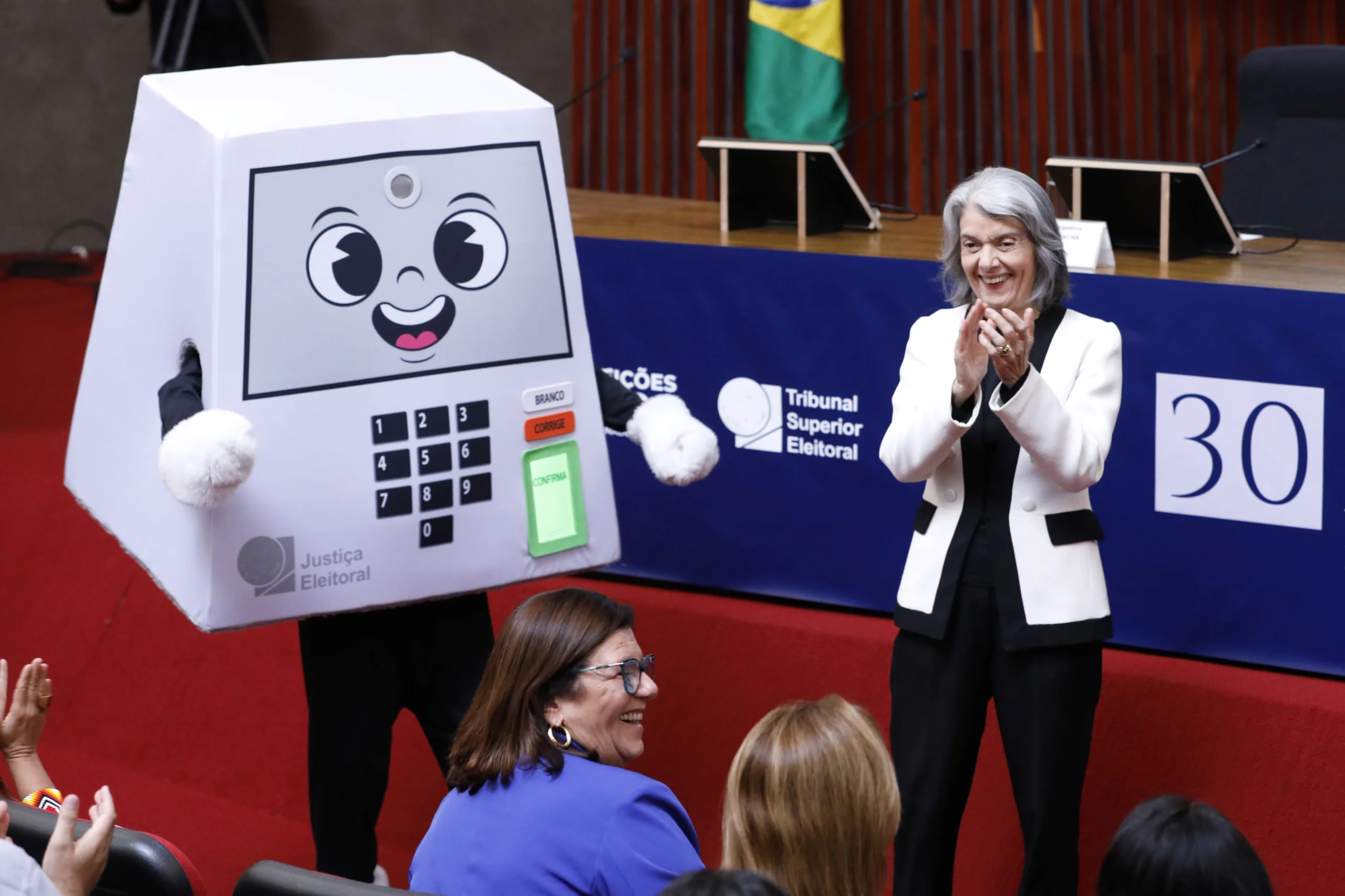Como acompanhar a apuração das Eleições 2026 pelo TSE