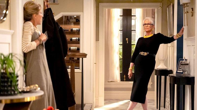 Jamie Lee Curtis conta como sua história de amor inspirou a nova série “Newlyweds” e fala sobre a paixão pela produção