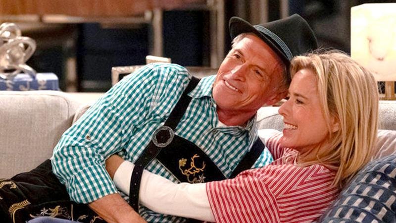 Jamie Lee Curtis conta como sua história de amor inspirou a nova série “Newlyweds” e fala sobre a paixão pela produção