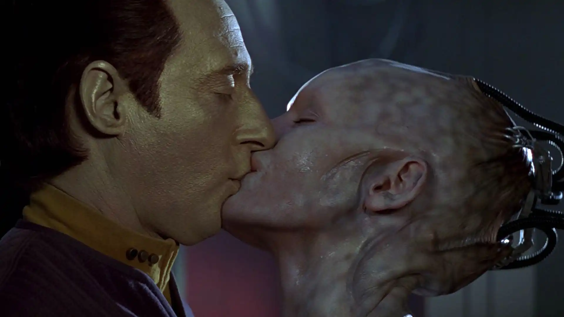 Diretor Jonathan Frakes revela cena de Star Trek: First Contact que gostaria de mudar após 30 anos