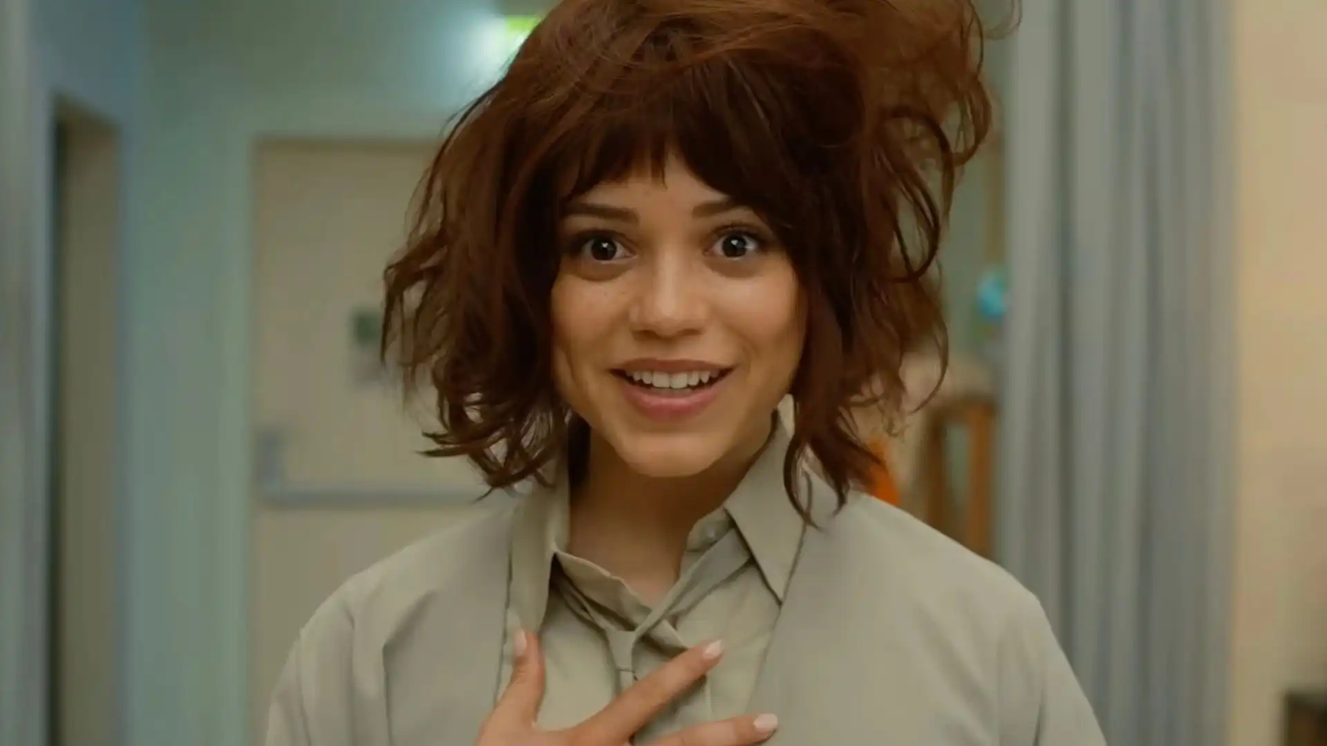 Filme “Klara and the Sun” desperdiça potencial ao misturar ficção científica e humor inconstante