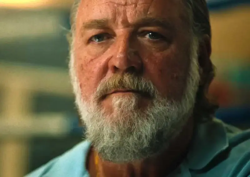 Filme R-Rated de Russell Crowe Conquista Sucesso nas Plataformas de Streaming